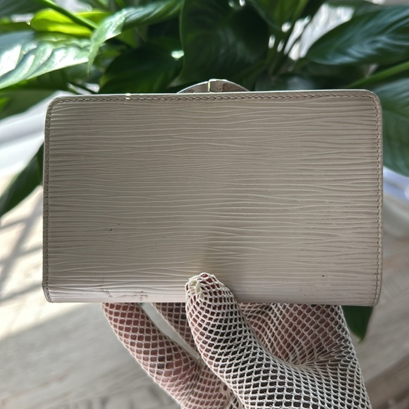 Louis Vuitton Off white Epi kisslock wallet - Picture 2 of 13